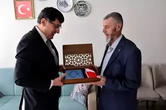 Kahveci'den Şehit Ailesine Anlamlı Ziyaret