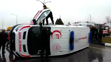 Kütahya'da Ambulans-Otomobil Kazası: 1 Yaralı