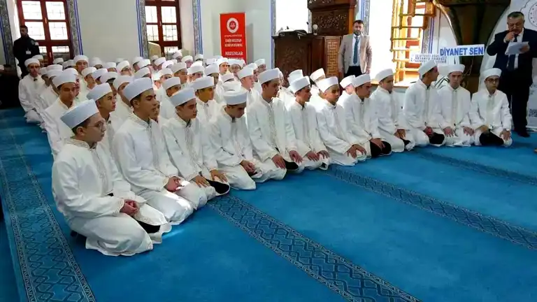 Kütahya'da 93 Hafız Mezun Verdi